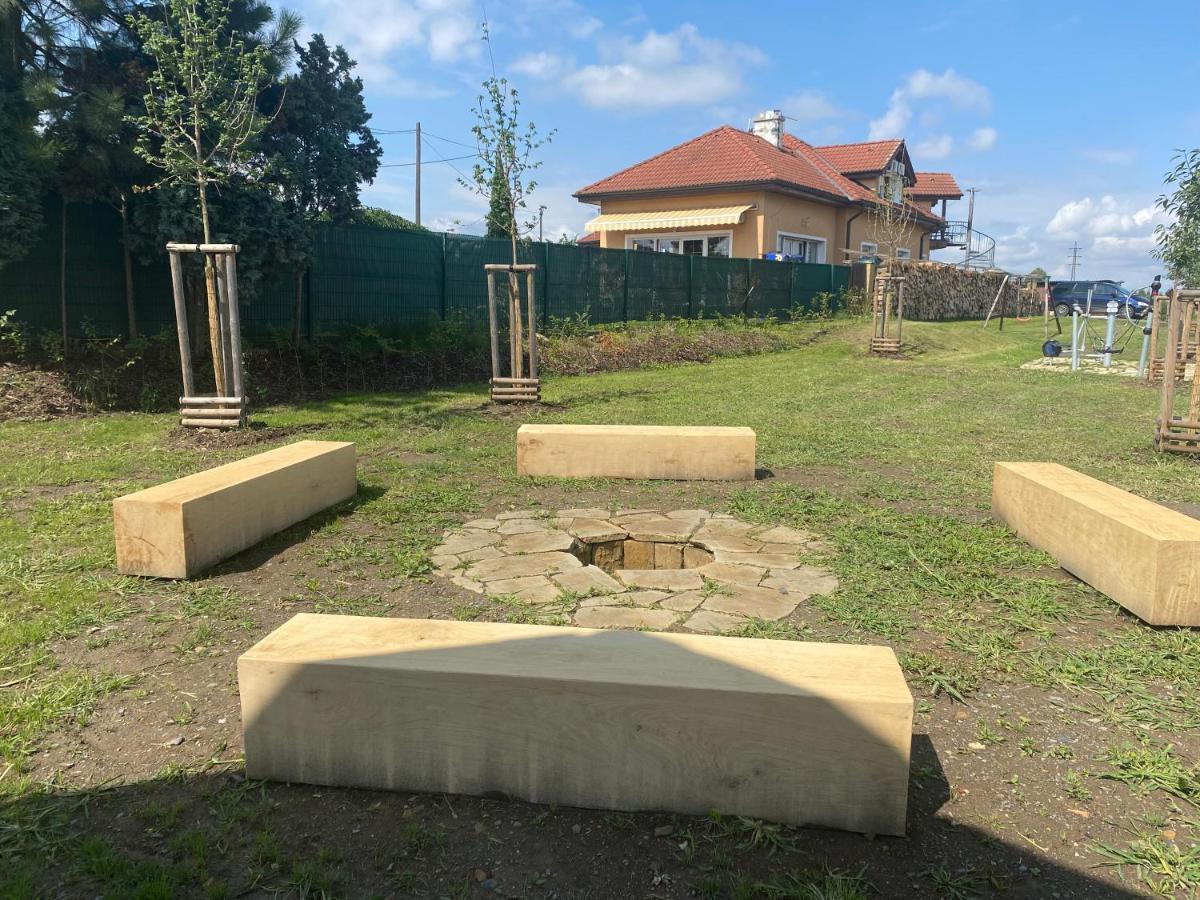Penzion Rozkos Průhonice Buitenkant foto