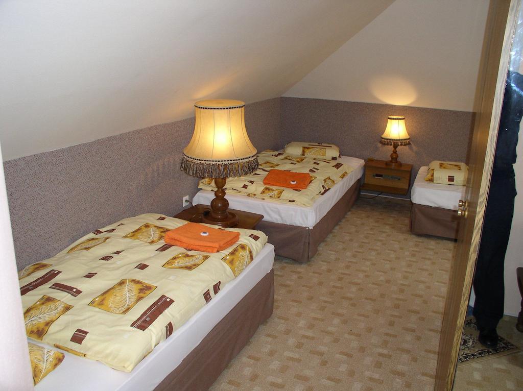 Penzion Rozkos Průhonice Kamer foto