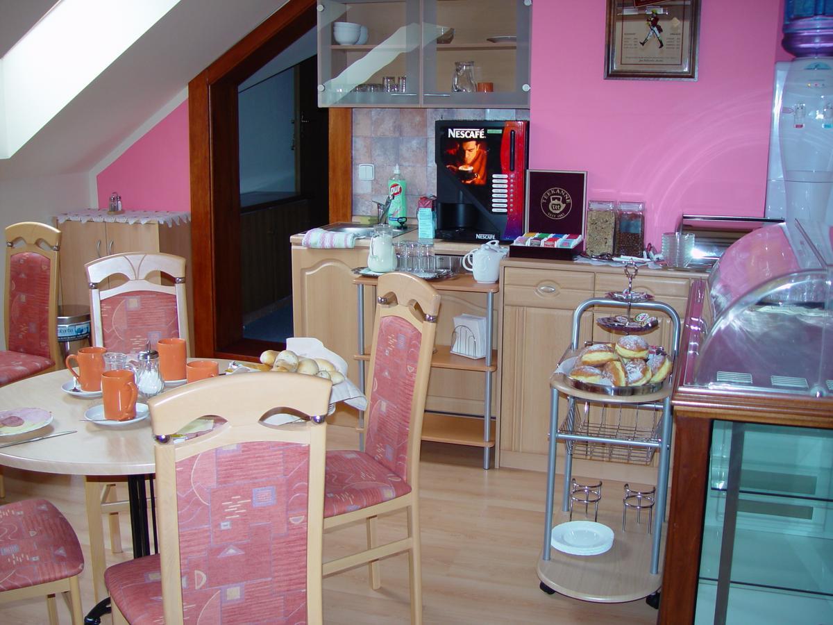 Penzion Rozkos Průhonice Buitenkant foto